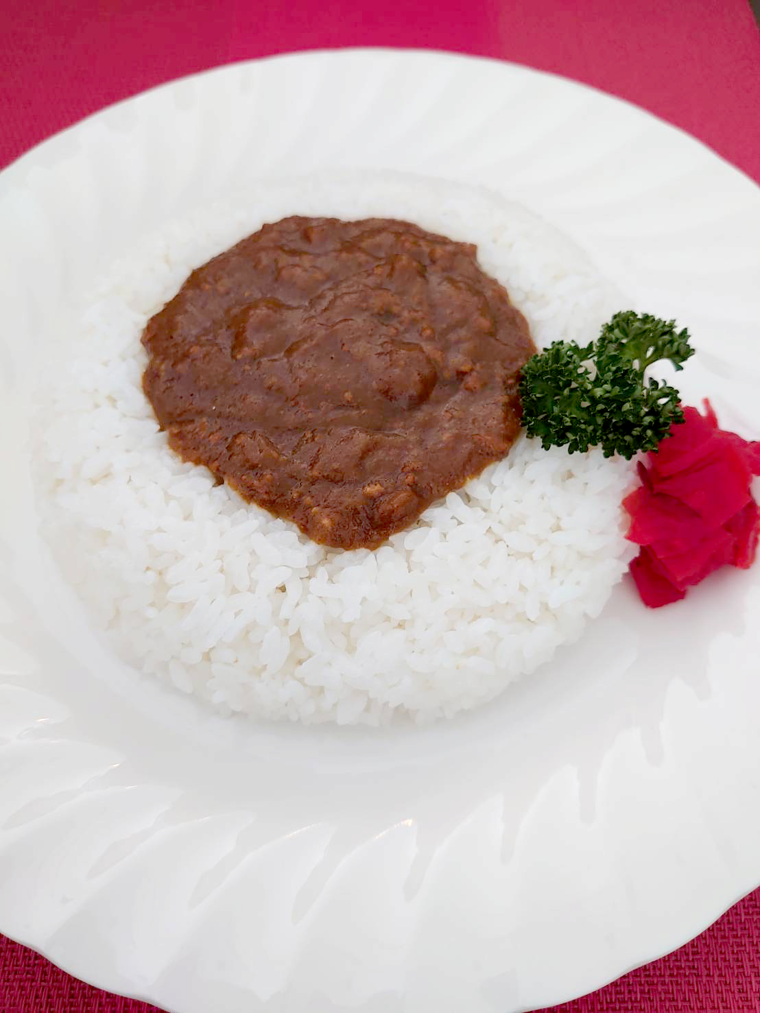 ひき肉たっぷりチョイ辛カレー｜北見市民会館内のレストラン「コーヒー＆お食事リブラぴあ〜の」