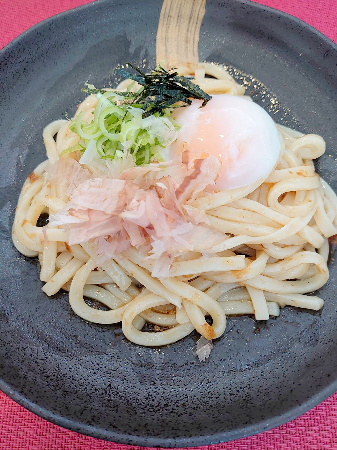 hiyashiudon_katsuo 冷やしうどん(かつお風味)|北見市民会館内のレストラン「コーヒー&お食事リブラぴあ〜の」