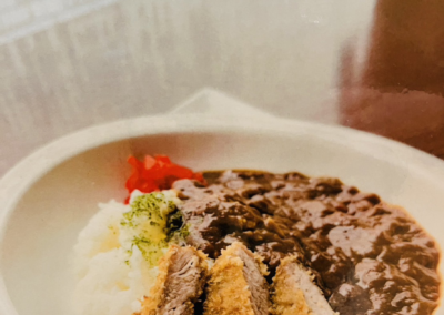 カツカレー｜サウナ アッセ・デ〜ル併設カフェ「リブラぴあ〜の ルアーナ」｜北見クラス ルアーナ
