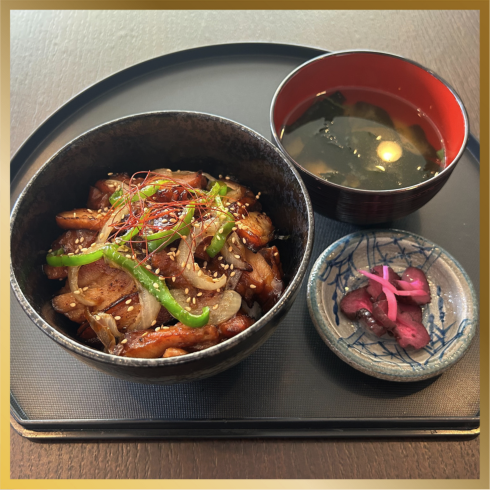 【写真】【リブラ】鶏照り丼
